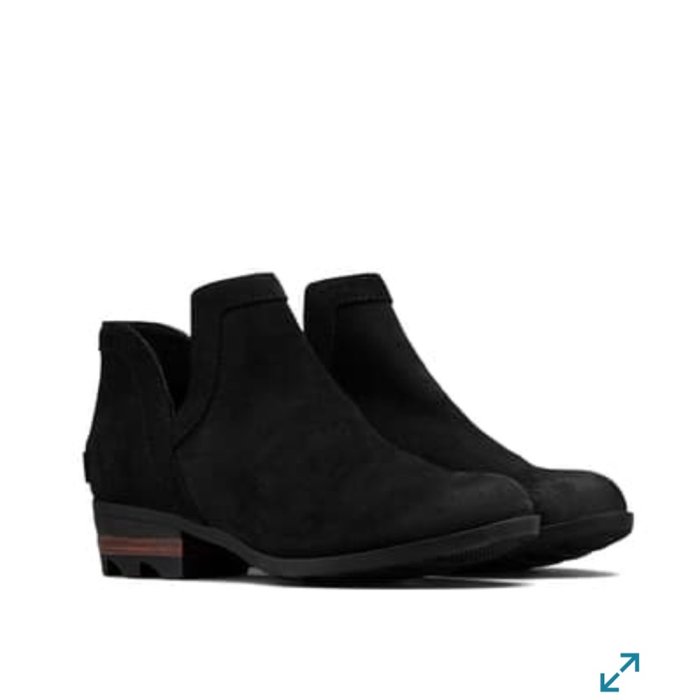 SOREL Lola cut out bootie
